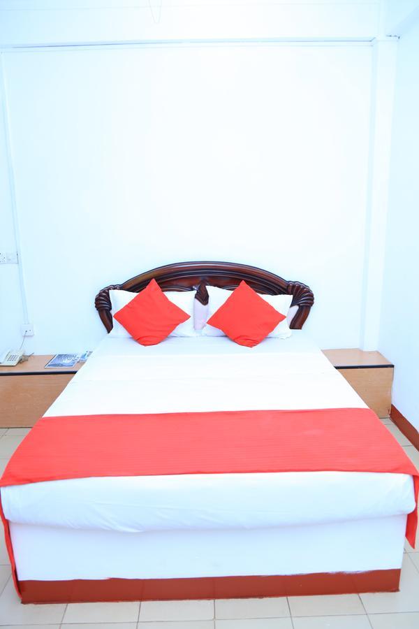 Hotel Nelly Vavuniya Luaran gambar