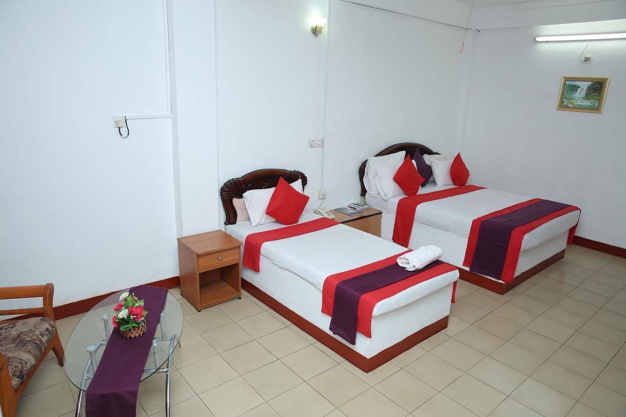 Hotel Nelly Vavuniya Luaran gambar