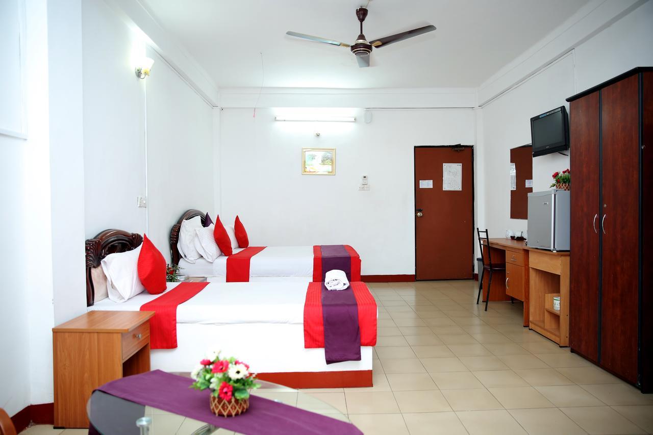 Hotel Nelly Vavuniya Luaran gambar