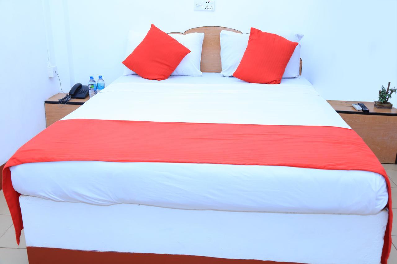 Hotel Nelly Vavuniya Luaran gambar